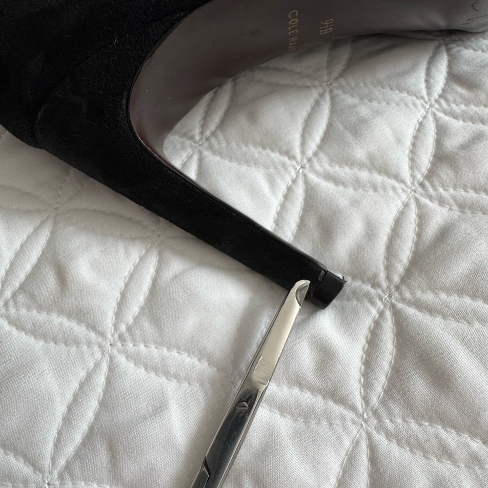 Cole Haan Allaire Shootie II Pointed Toe Suede Heeled Ankle Bootie Black Sz 9.5 - Picture 10 of 10